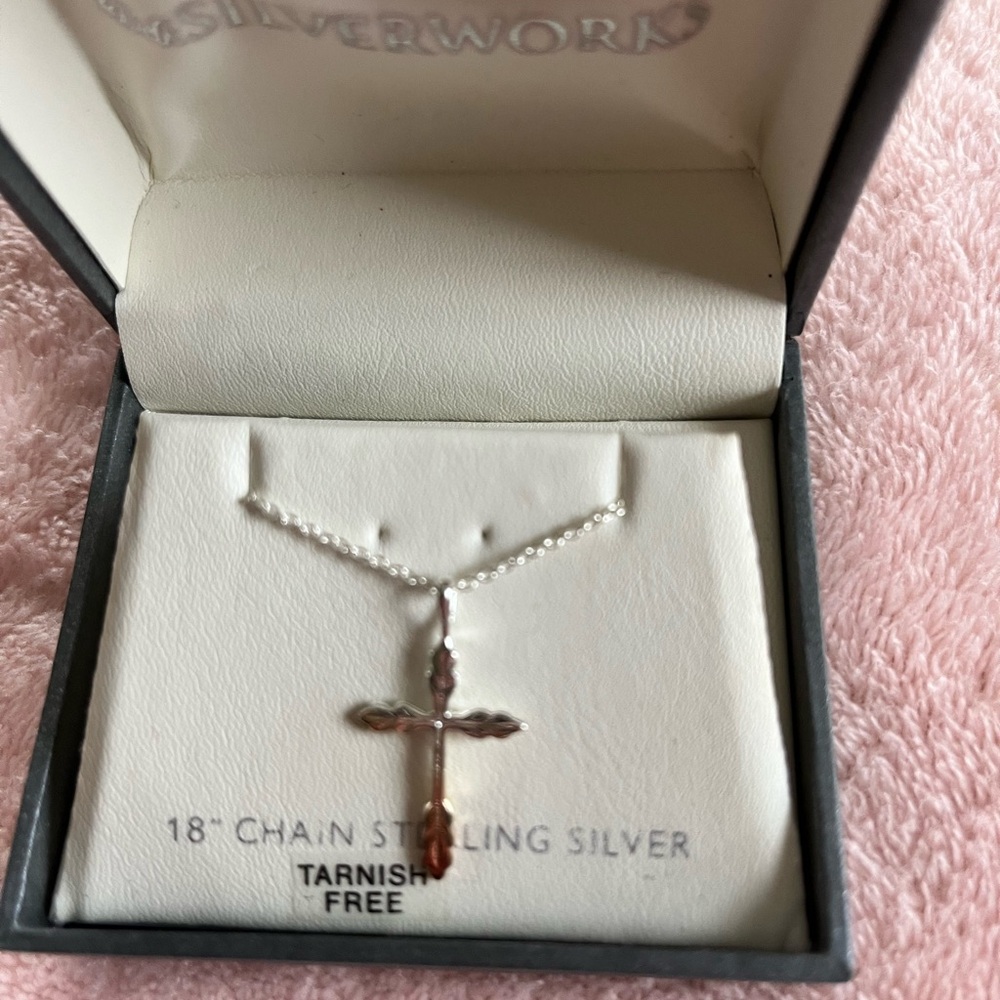 😇 VTG Belk Silverworks Cross